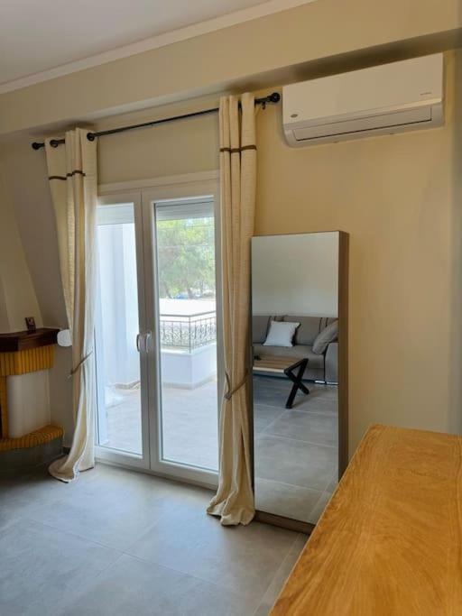 Seaviewapartment Ofrínion エクステリア 写真